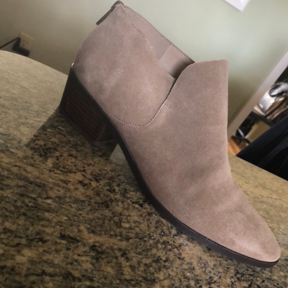 Donald Pliner shoes!